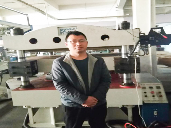 勝昌燙金機(jī)操作簡單，生產(chǎn)效率高